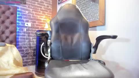 Snapshot of matteo12_ chatting on September 27, 5:49 am ---Matteo--- online show from September 27, 5:49 am