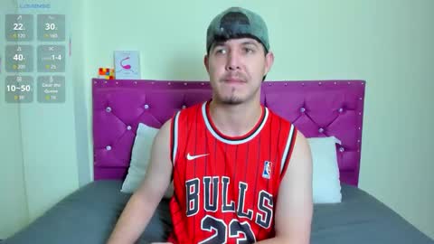 matthewlatinc online show from February 25, 8:32 pm