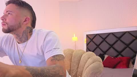 Matthew online show from April 1, 7:44 pm