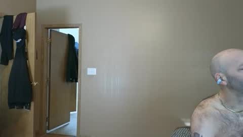 MH online show from December 1, 3:37 pm