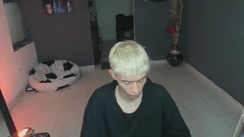 Snapshot of mattias_dantee chatting on March 11, 4:51 pm mattias online show from March 11, 4:51 pm