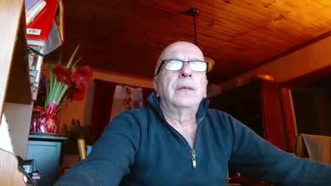 Maurice online show from January 9, 11:25 am