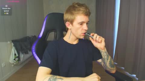 Snapshot of max_gen chatting on December 28, 11:52 am Max Gen with tats 24years And Ethan without tats 20 years online show from December 28, 11:52 am