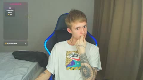 Snapshot of max_gen chatting on February 18, 7:43 pm Max Gen with tats 24years And Ethan without tats 20 years online show from February 18, 7:43 pm
