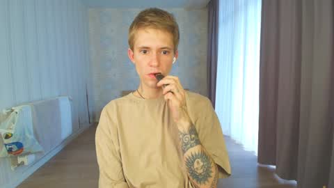 Snapshot of max_gen chatting on December 8, 6:11 am Max Gen with tats 24years And Ethan without tats 20 years online show from December 8, 6:11 am