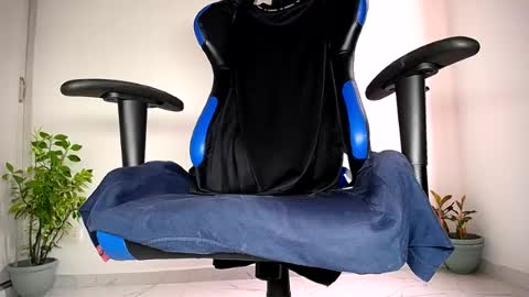 MAX online show from July 12, 5:37 pm