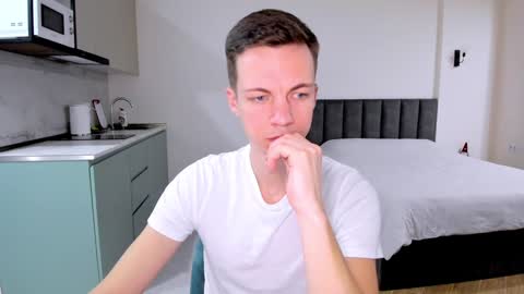 Max  online show from January 22, 12:27 pm