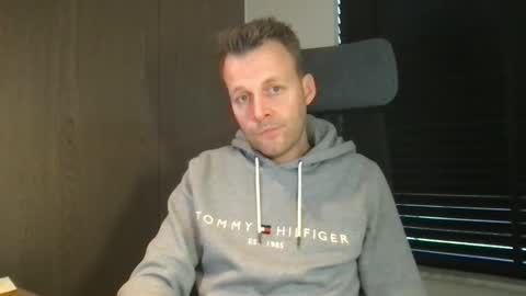 Max take off clothes online show from February 23, 8:16 am