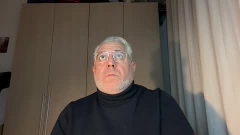 maxbillo online show from April 1, 7:33 pm