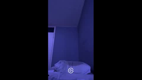 Max online show from December 30, 1:37 am