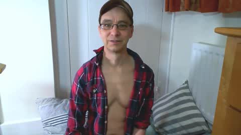 Max Davies online show from January 19, 11:45 am