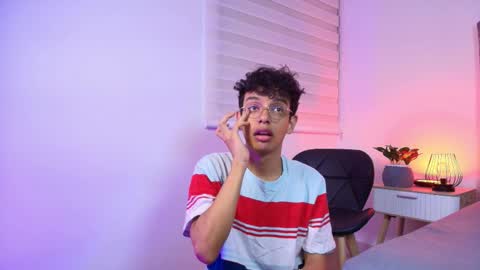 M A X F R O S T   online show from January 8, 7:30 pm