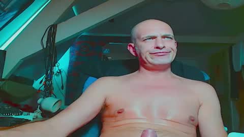 maxhardcore77 online show from September 28, 6:44 am