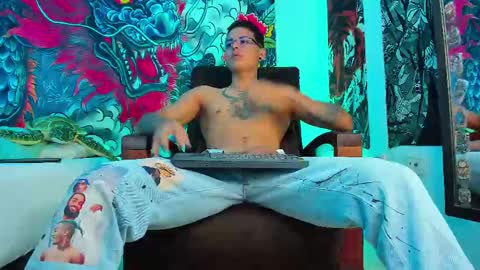 Snapshot of maxi_g chatting on September 19, 12:46 am Maxi online show from September 19, 12:46 am
