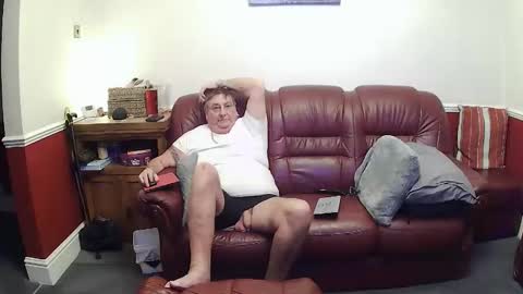 MAX online show from February 11, 11:32 pm