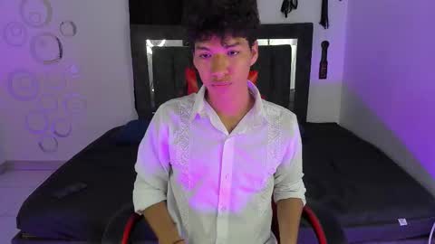 Maximiliano online show from November 7, 8:12 pm