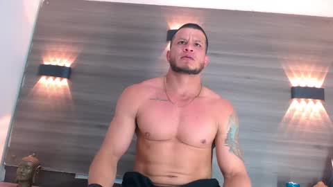 Maximiliano online show from May 26, 7:10 pm