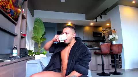 maximo_and_marcelo online show from March 12, 12:24 pm