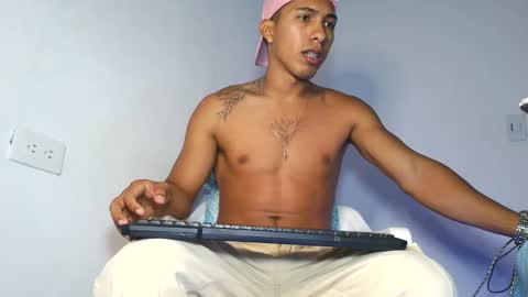 Maximo Aron Vega online show from February 3, 10:59 pm