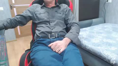 maximus3334 online show from April 10, 11:39 am