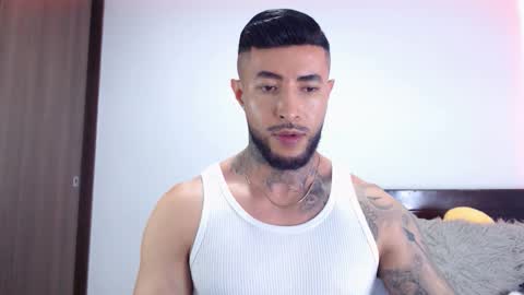 Independent Model online show from December 19, 2:19 am