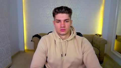 MaxKaiden online show from April 21, 5:24 am