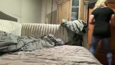 maxpowers264 online show from December 22, 4:42 am