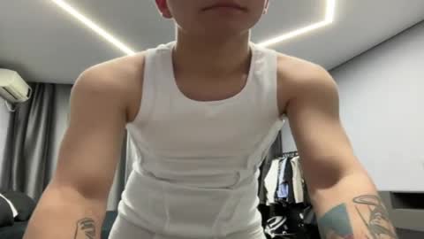 Max online show from April 13, 5:02 pm