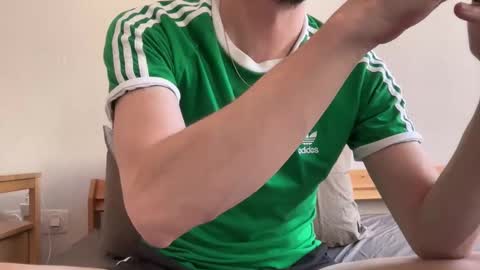 MaxXxurbate online show from March 27, 11:00 am