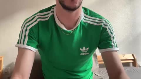 MaxXxurbate online show from March 26, 4:00 pm