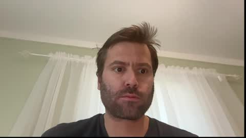 lol online show from April 15, 3:01 pm