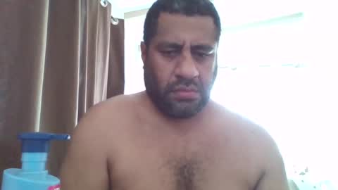 IslandBoy online show from February 21, 7:10 pm