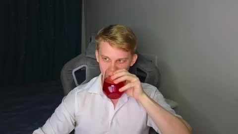 Mickey online show from February 26, 8:54 pm