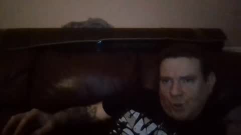 Snapshot of mercher627021 chatting on December 14, 12:01 am ezio online show from December 14, 12:01 am