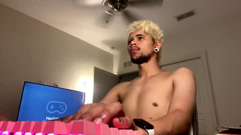 Merlinz Magic online show from February 25, 4:35 am