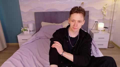 MEVERIK OUSHEN online show from April 3, 12:13 pm