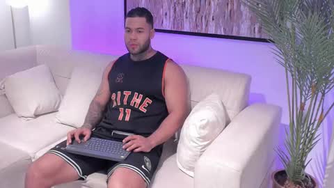 Snapshot of michael_salens chatting on February 21, 10:28 am Michael Salens independent model online show from February 21, 10:28 am