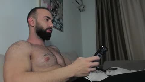 MichaelEvansx online show from December 14, 9:11 pm