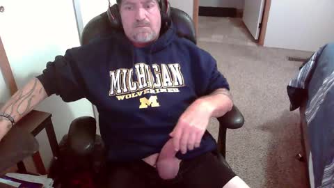Snapshot of michigan_daddy chatting on October 20, 3:16 pm TattedInDetroit online show from October 20, 3:16 pm
