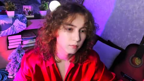 Snapshot of midnight_answer chatting on December 21, 3:09 pm Max online show from December 21, 3:09 pm