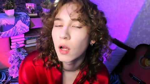 Snapshot of midnight_answer chatting on December 20, 3:31 pm Max online show from December 20, 3:31 pm