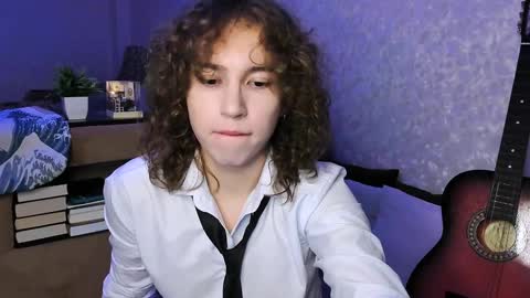 Snapshot of midnight_answer chatting on December 9, 4:51 pm Max online show from December 9, 4:51 pm