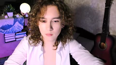 Snapshot of midnight_answer chatting on February 6, 3:09 pm Max online show from February 6, 3:09 pm