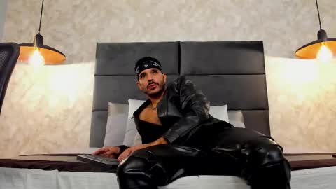 miguelsanfrancisco online show from November 8, 3:37 pm