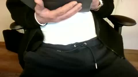 mik online show from November 24, 11:44 am