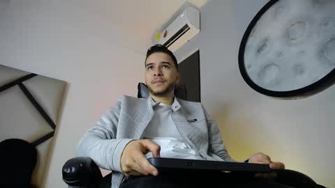 Mike  online show from December 5, 12:01 pm