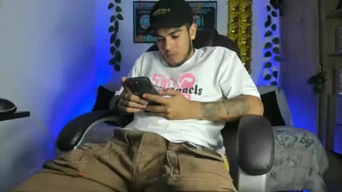 mikee_scooth online show from January 19, 2:57 am