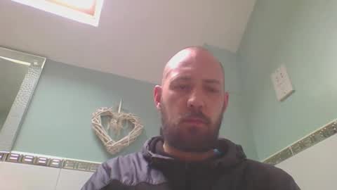 mikejames12369 online show from April 17, 1:25 pm
