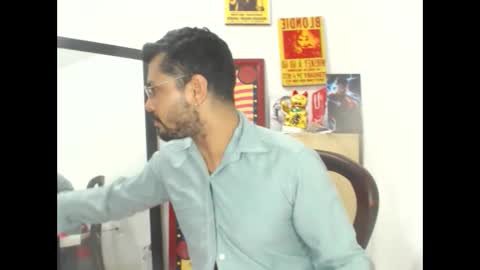 mikeriverx online show from April 3, 11:45 pm