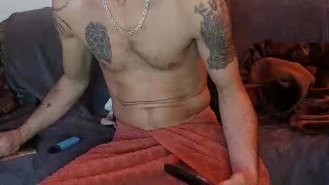 Snapshot of mikesexyslim chatting on October 21, 2:47 am mikesexyslim online show from October 21, 2:47 am